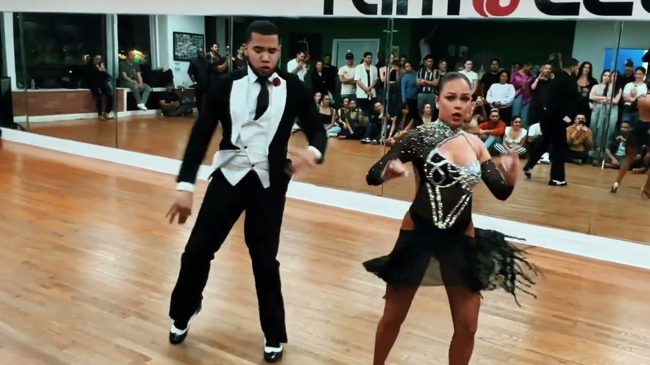 Angel and Stephanie - Salsa New York Yamulee