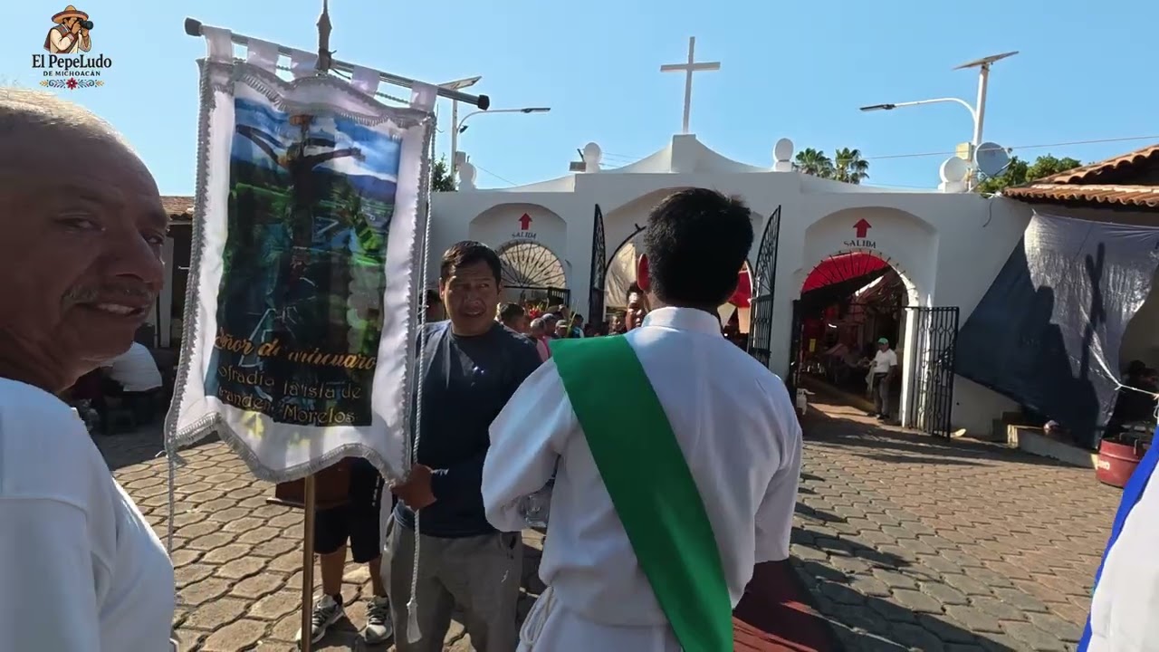 PEREGRINOS DE URANDEN entrando al Santuario del Señor de Carácuaro 🙏🏻🎥