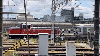 【カシオペア客車E26系12B（両）尾久車両センター構内入換作業】国鉄DE10形1704号機が警笛を２発鳴らしてE26系12B（両）と連結するシーン（2023.7.22）