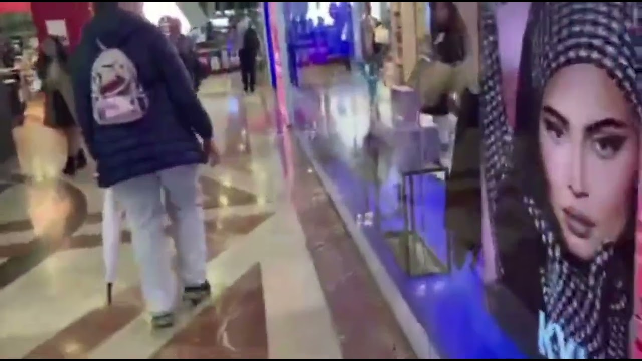 Azrieli Center Building complex in Tel  Aviv | the mall Israel's leading shopping destination