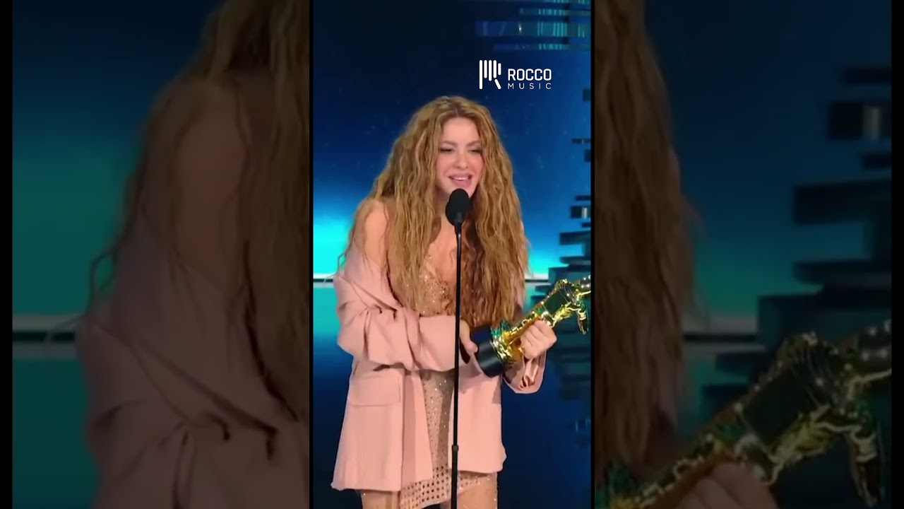 @shakira le dedica el premio a sus fans en los 