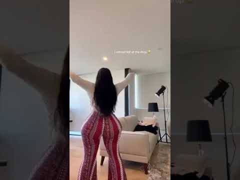 So Curvy Amelia (3)
