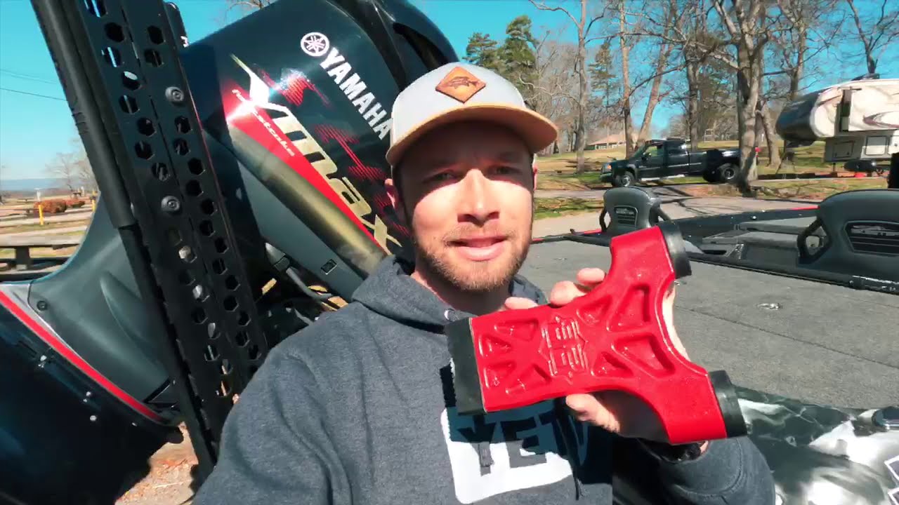 Brandon Palaniuk Yahama Gen 2 DD26 Fishing Mean Mount Motor Tote