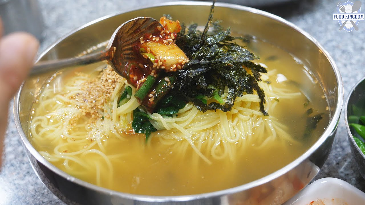 Чистая и сытная традиционная корейская лапша / Уличная еда / K-FOOD