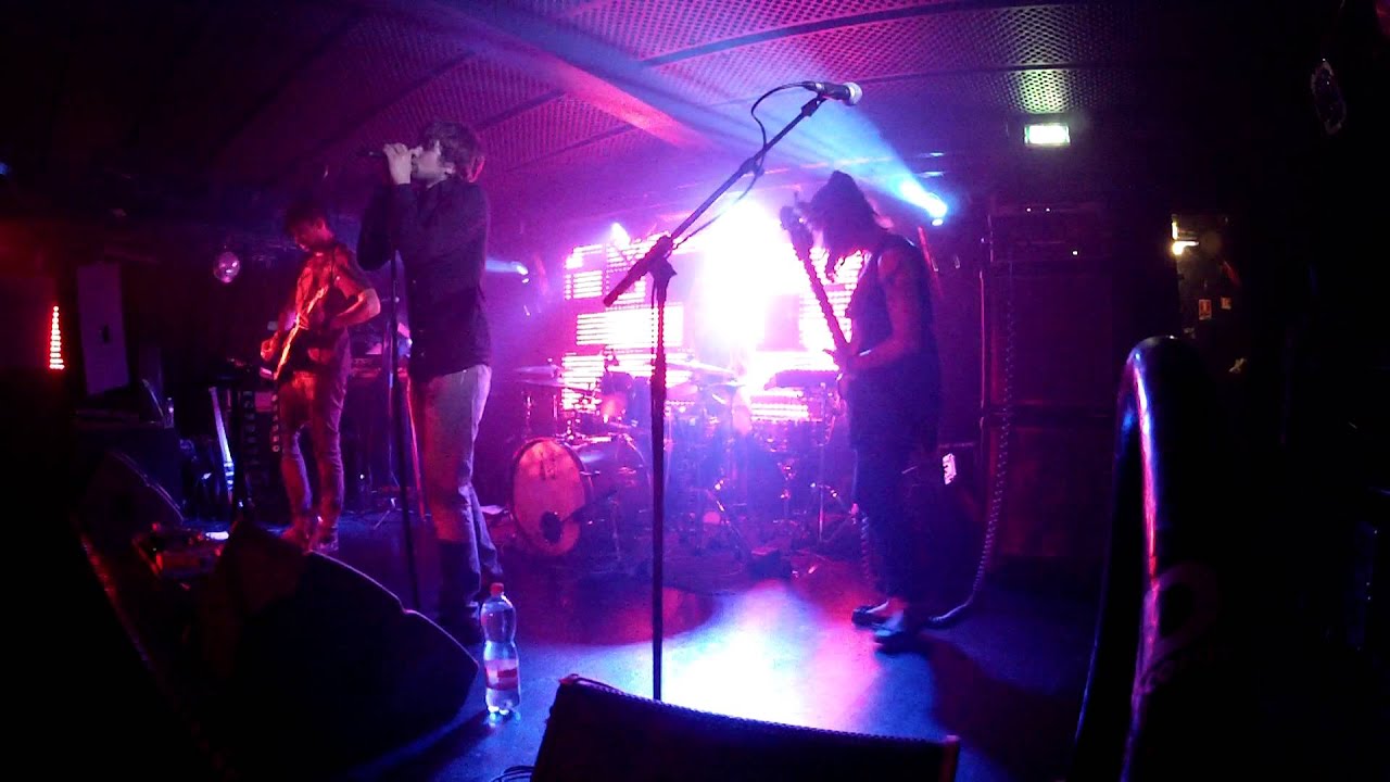 NECKLESS - Bare In The Lair (live) // France Tour 2013