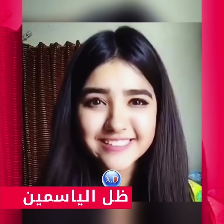 شرمها 🙊وهي مشغوله مع الكاميرا 😂