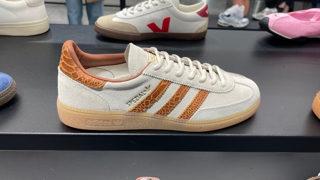 1度のみ着用美品！◆HANDBALL SPEZIAL 23cm Adidas Handball Spezial (Off White/ Dusky Bronze/ Gum) - Style