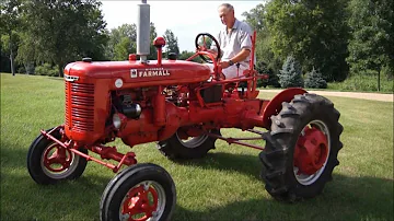 Jak široký je traktor Farmall B?