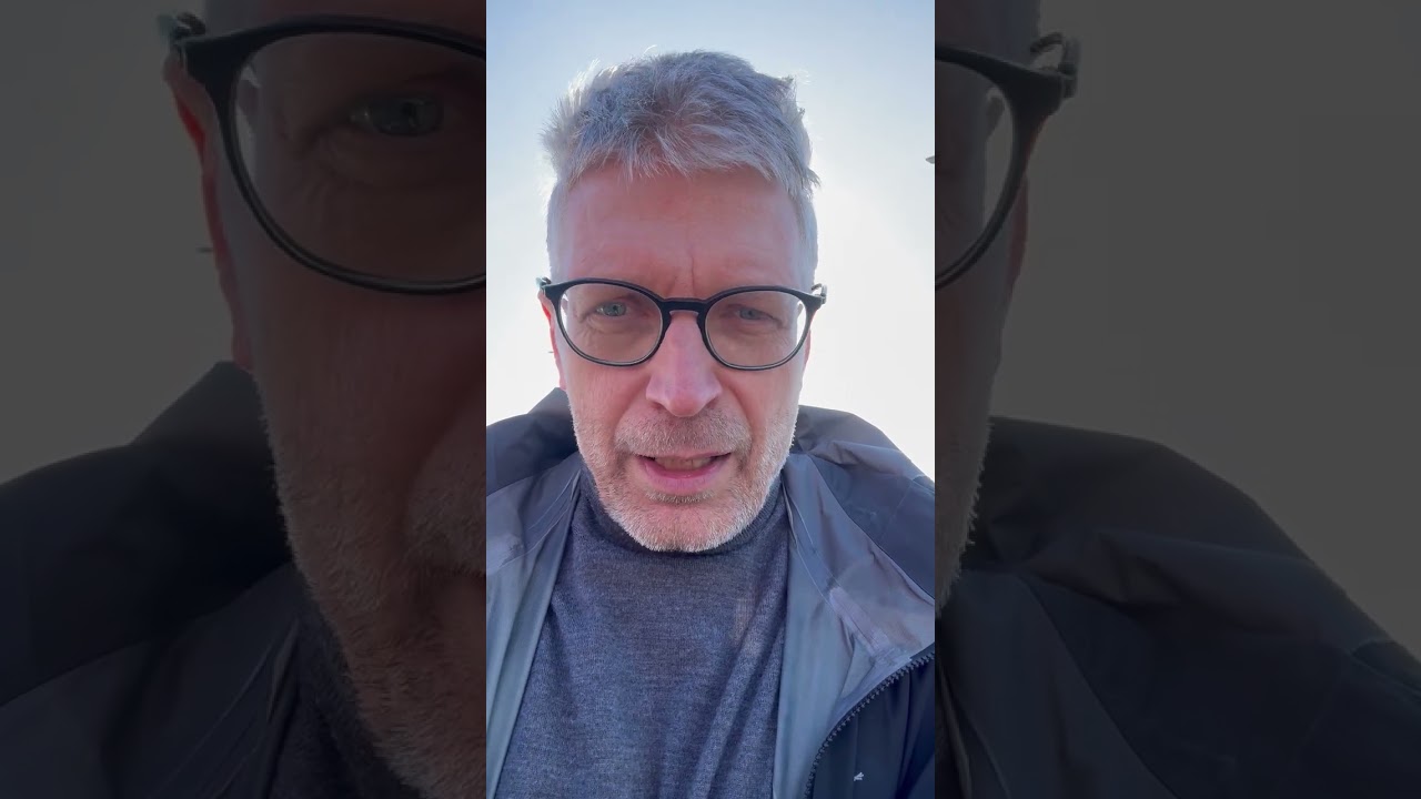 Kad ciniskais un savtīgais “Vienotības” mērglis Rinkēvičs Jūs apsveic jaukajā un saulainajā 8.martā🤡