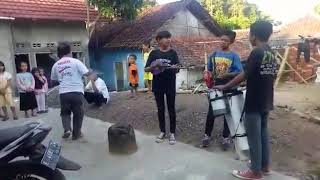 Pengamen bobotoh asal cirebon hadir kembali