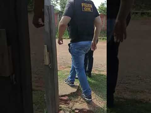 Dois são presos acusados de roubar mãe e filha