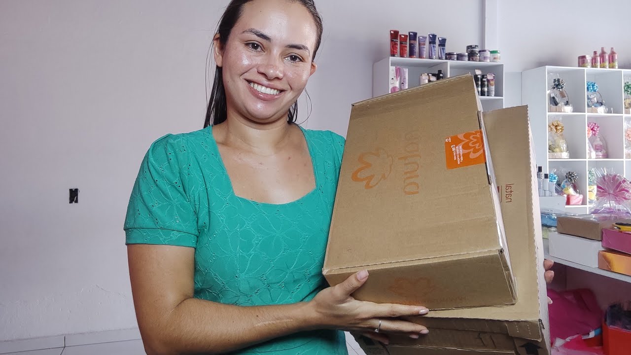 Abertura de caixa Natura e  Avon 