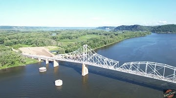 HIGH SPEED BNSF FREIGHT TRAINS on the MISSISSIPPI RIVER! IC "DEATH STAR" catch with drone views!