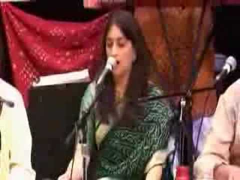 Samidha Joglekar sings Kenvhaa Tari Pahaate