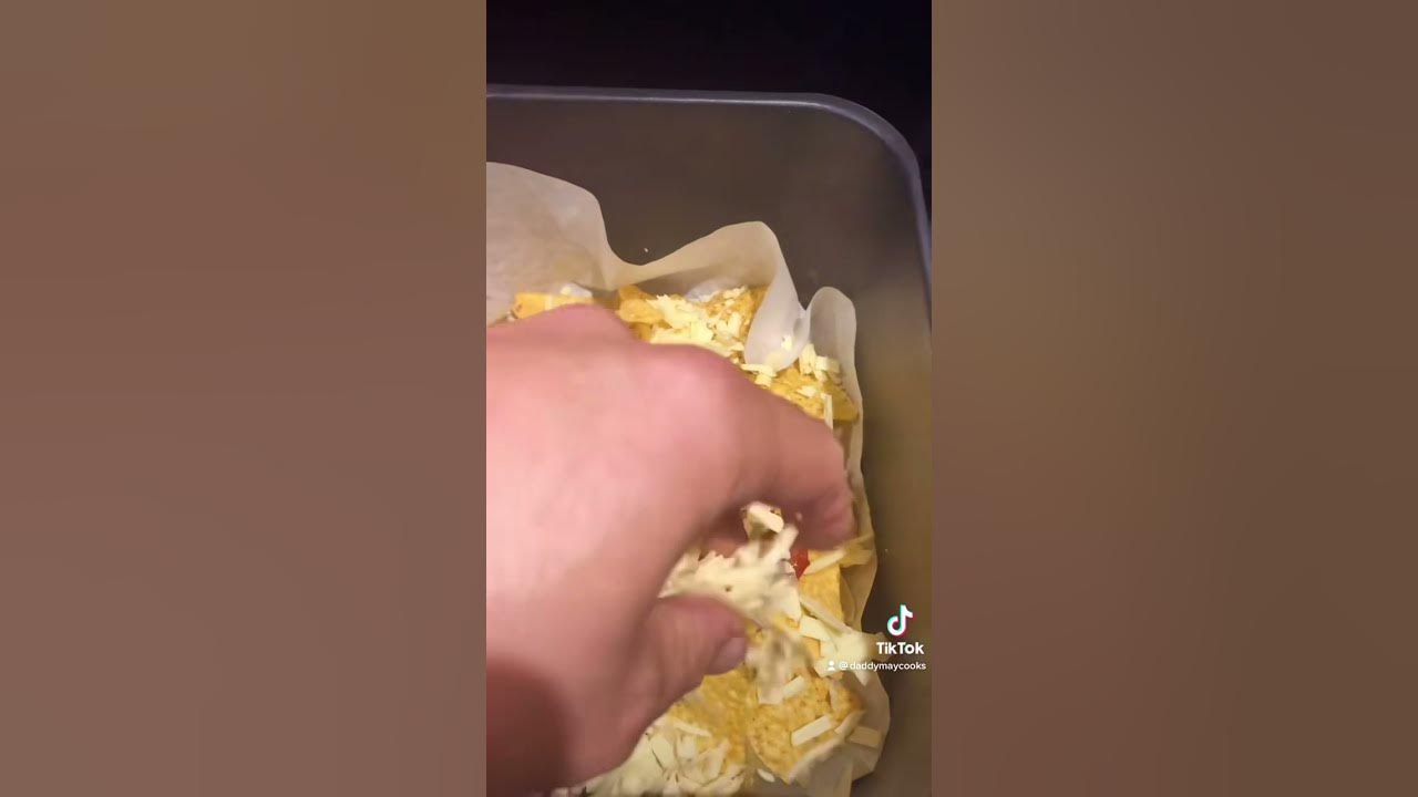 Airfryer cheese and bacon nachos