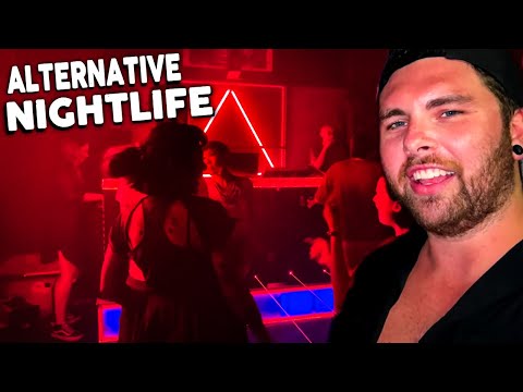 Video: Nightlife in Chiang Mai: Best Bars, Clubs, & More