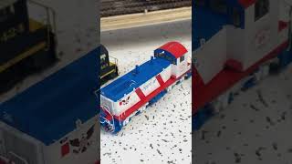 Here is a look at some of our first release HO Scale SW9 diesels! @rapidotrains