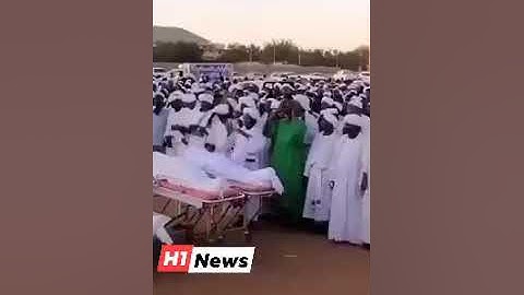 Funeral scenes with world renowned Sudanese reciter Sheikh Noorin Mohammad Siddique