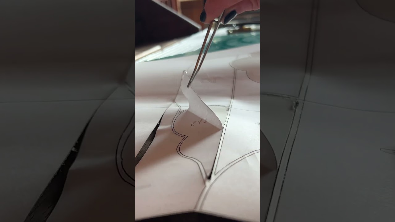 Let's start a new stained glass piece✨ 