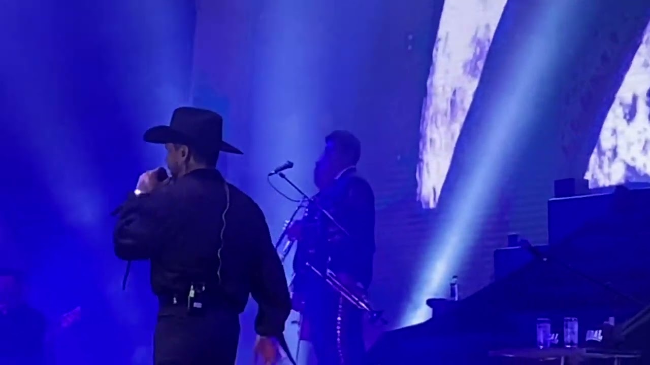 La mitad en vivo, Christian Nodal, Foraji2 Tour Chile 2023, Movistar Santiago