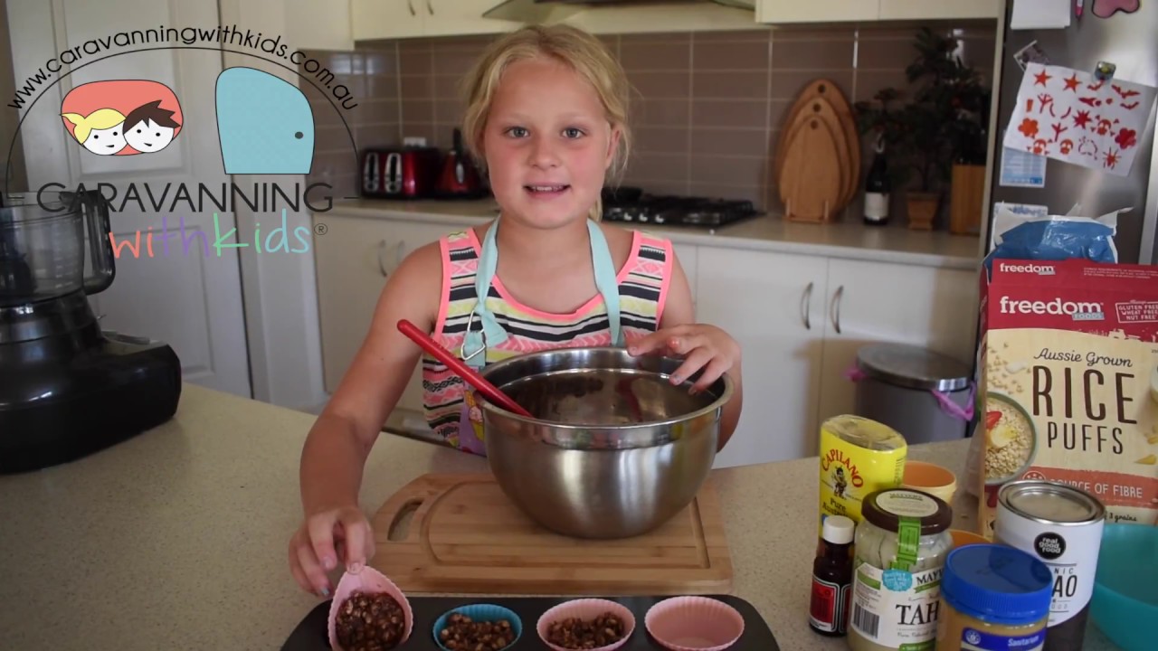 Ashlee makes healthy chocolate LCM bars - A great Travel snack! - YouTube
