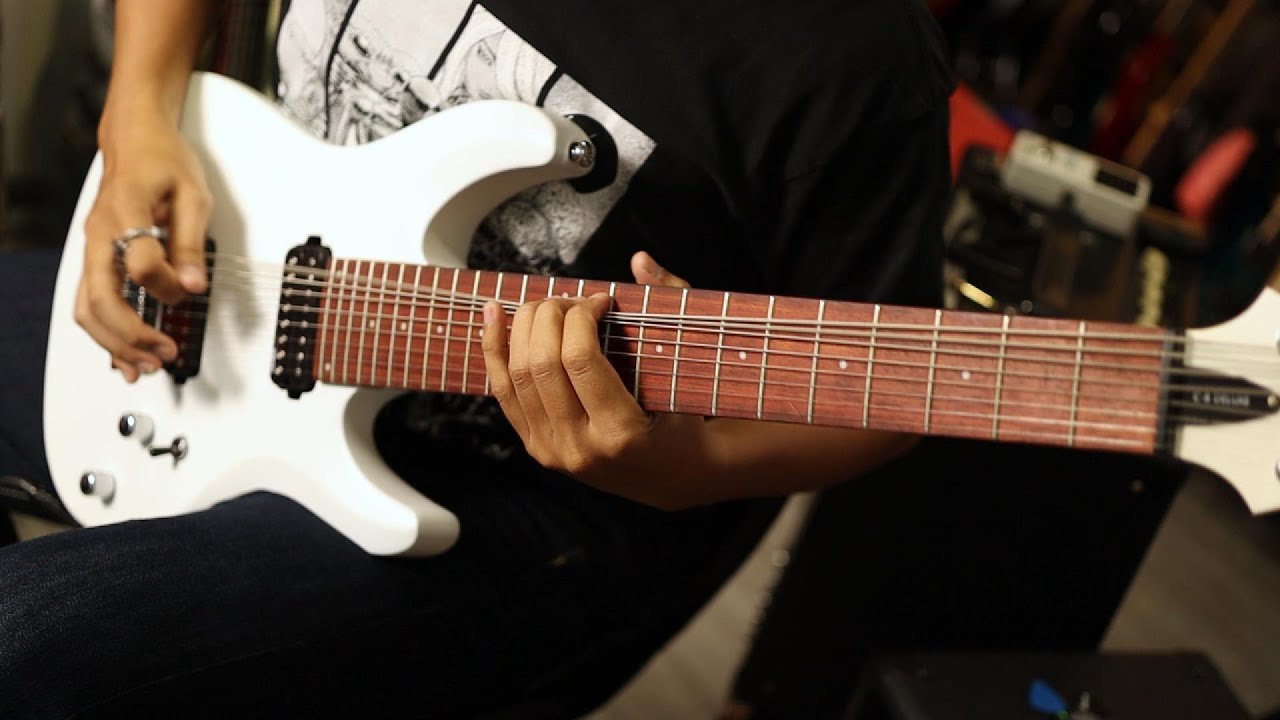 Schecter C-8 Deluxe Demo