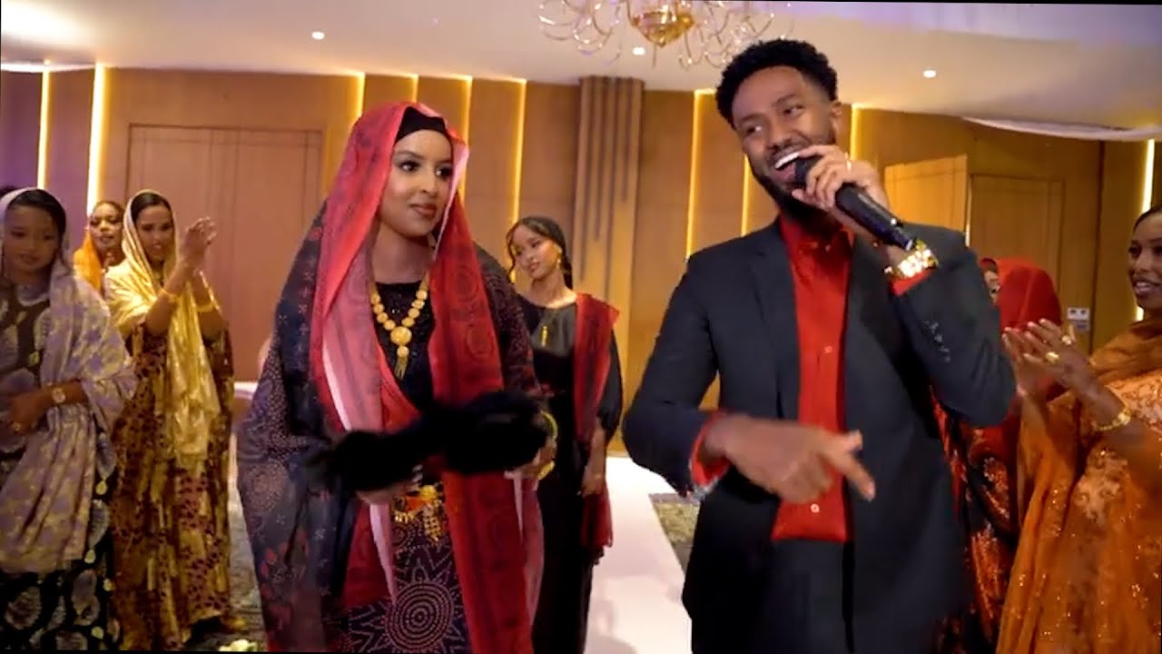 DAYAX DALNURSHE HEESTII NATASHA  AROOSKI MUBARAK IYO NATASHA 