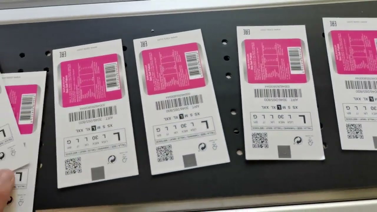 Tag labeling machine top surface label applicator with auto separate tag one by one paging device