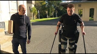 Les "rewalker", ces paralysés qui remarchent grâce à un exosquelette - Le Magazine de la santé