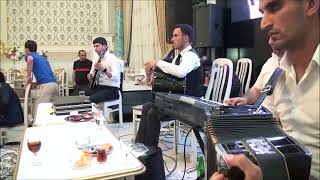 hemen kurdem oxuyan Ulduz xanım   gitara Resad   sintez Röyal   qarmon Perviz   şen mahnilar