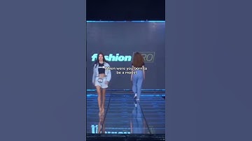 This Happens When You Are Born To Be A Model🔥 @laurenkrzysczak 💖Créditos: @ / runway08s #runway