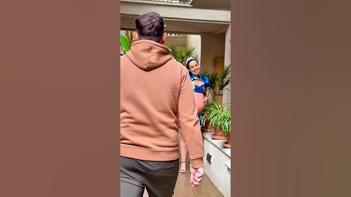 🫣I'M PLAYING A JOKE on a passerby, he showed a cute reaction.. LA ELVÍRA#shorts#shortsfeed