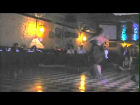 Facundo de la Cruz y Paola Sanz - Mandria