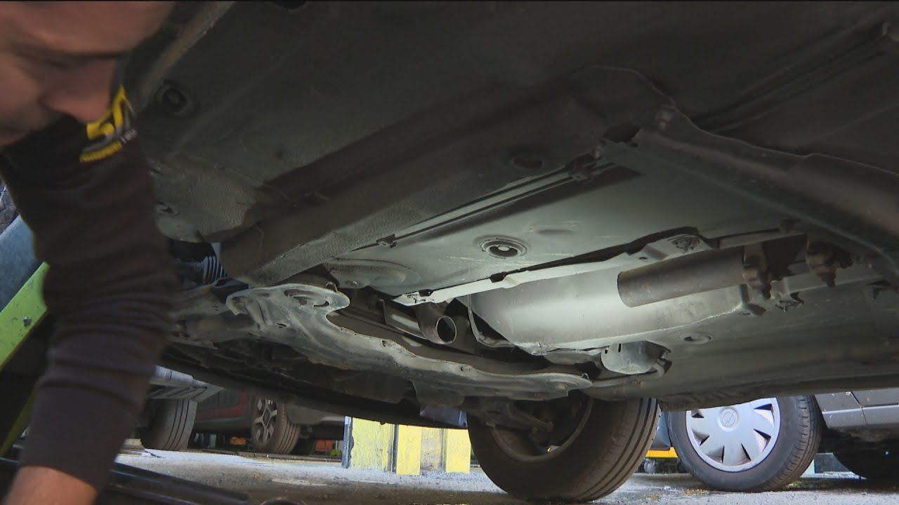 Consejos de la Policía para evitar los robos de catalizadores del coche