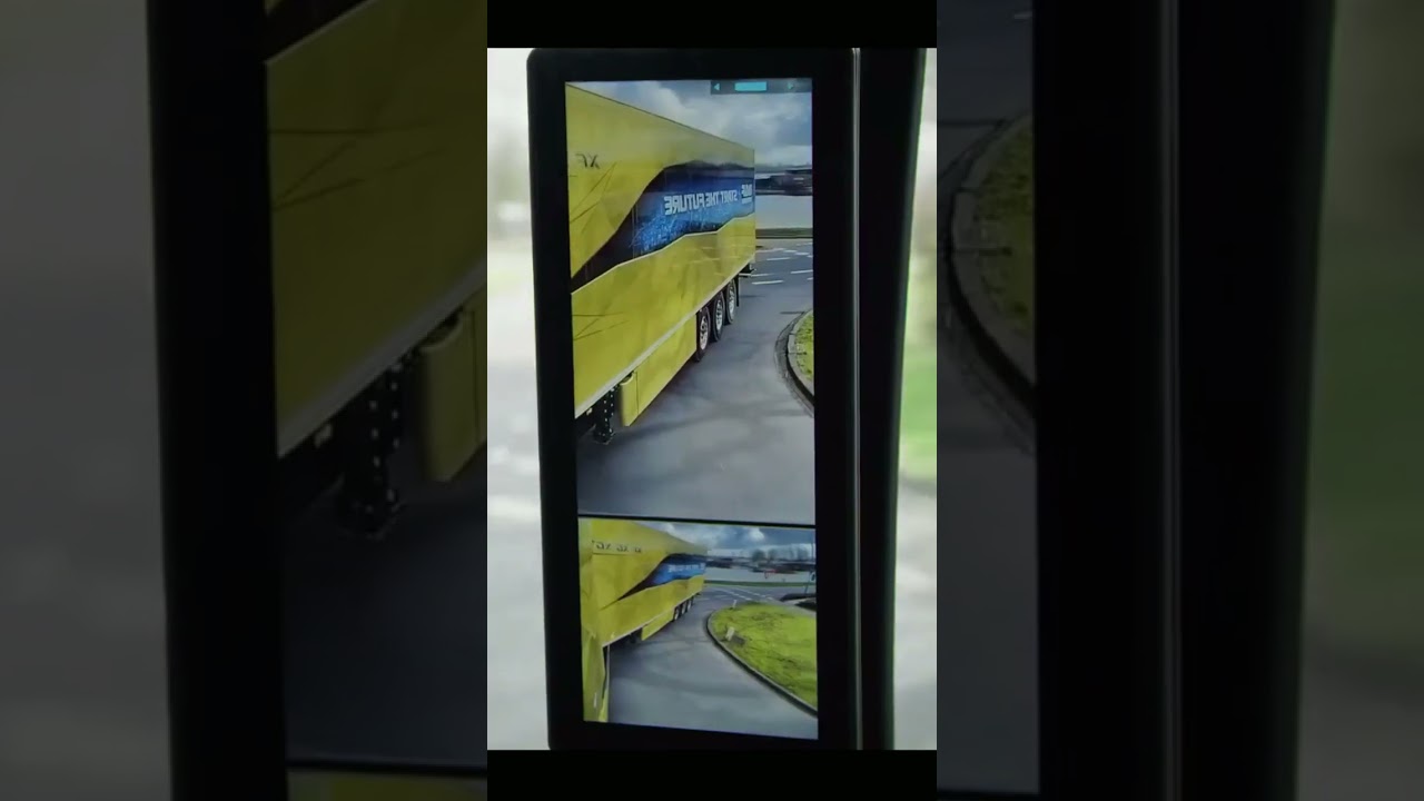 Движение грузовика задним ходом с помощью MirrorCams