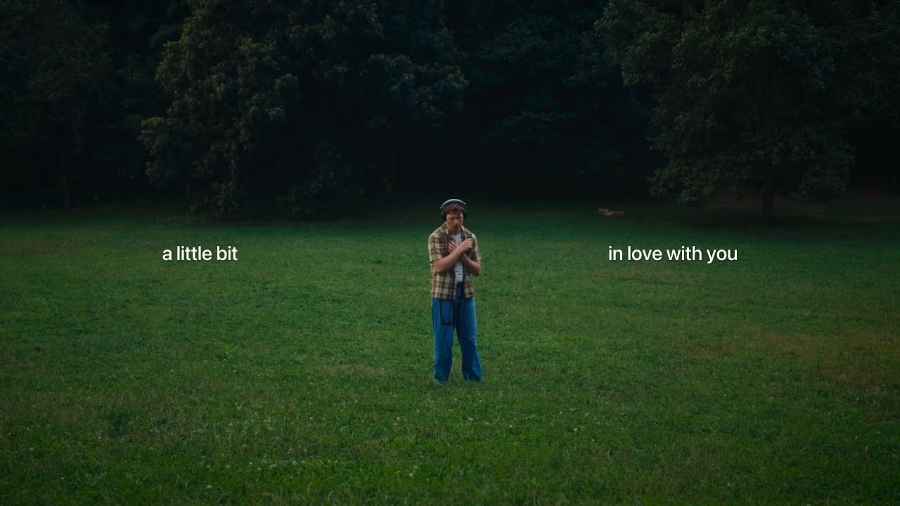 little bit in love (Official Visualizer)