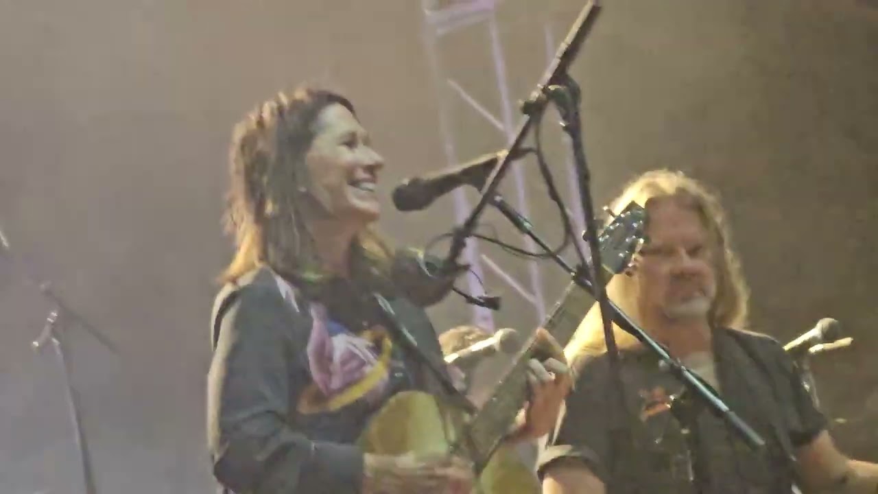 Kim Deal - Cannonball (live @ INmusic, Zagreb)