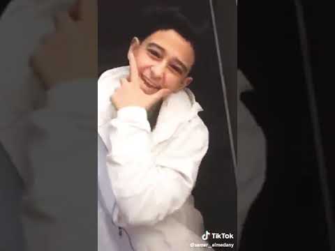 قمر و مشفتش في جمالها