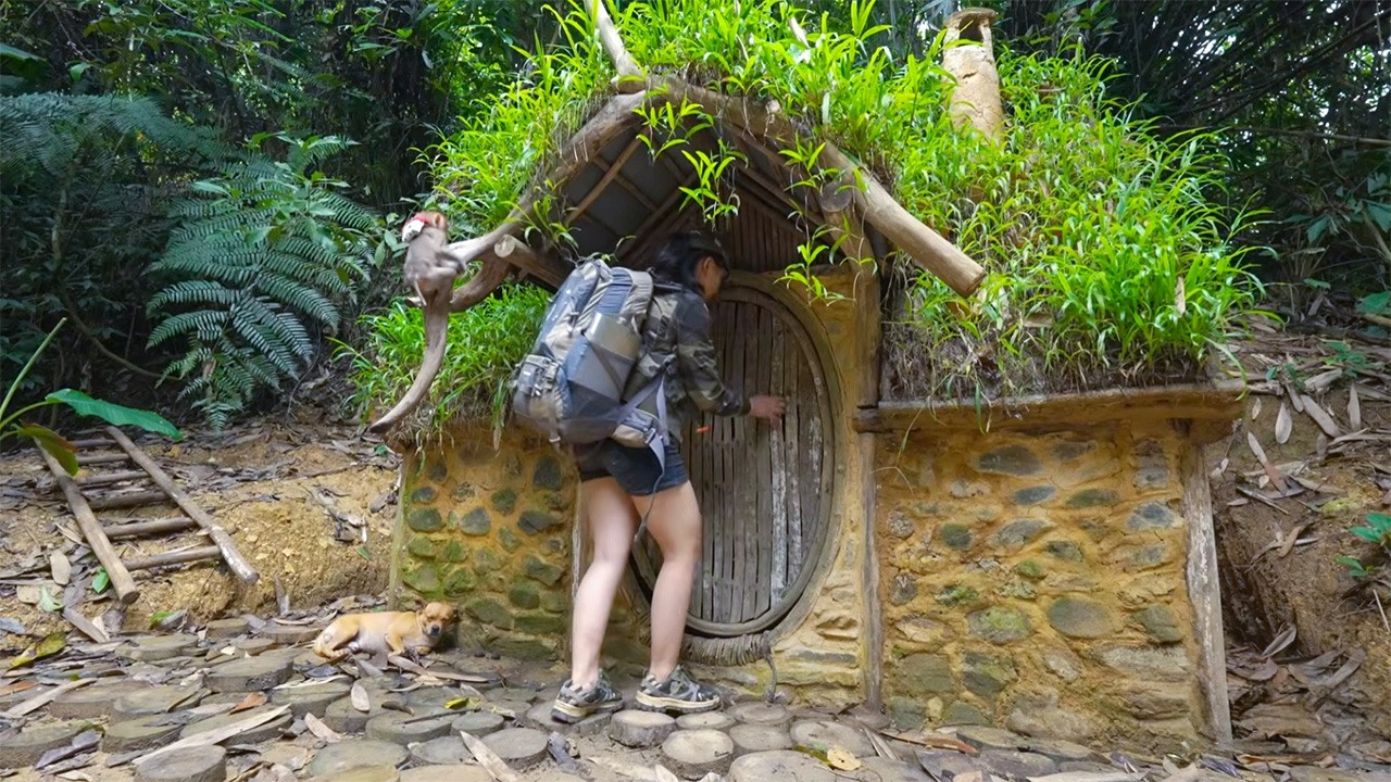 Young Girl Restores an Abandoned Bamboo Shelter in the Forest - YouTube