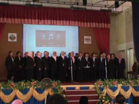 Persembahan Koir daripada guru-guru SMK Lohan, Ranau sempena Sambutan Hari Guru Peringkat Daerah Ranau 2009.