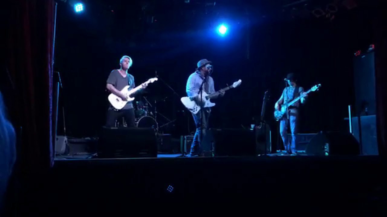 Neil Swanson Somewhat Different - Steve D. Wilson (The Black Doves) feat. Neil ...