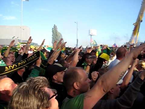 You Never Walk Alone ( Huldiging ADO Den Haag Heldenplein ) ( 29-5-2011 )