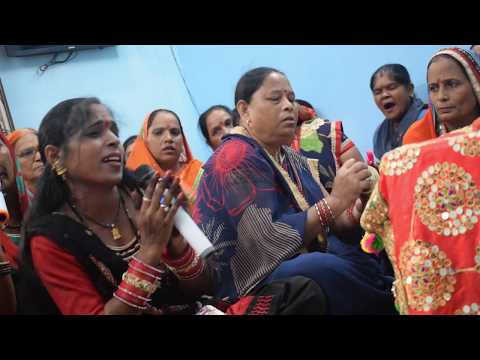 मैया किसी गरीब की किस्मत संवार दे LYRICS Maiyaa kisi gareeb ki kismat sanwar do