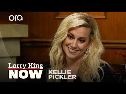 Kellie Pickler On Hallmark Film ‘The Mistletoe Secret’, New Album, & ‘Pickler & Ben
