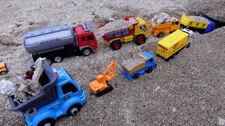 Macet di trowongan, truk pasir, excavator, truk batu, truk box