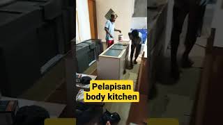 pelapisan cat minyak pada body kitchen set