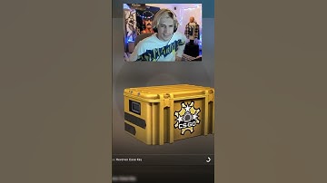 xQc ALMOST opens a $1 MILLION KNIFE