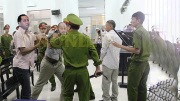 Tin tức: Út ‘trọc’ Đinh Ngọc Hệ bác bỏ mọi cáo buộc và đòi đ/án/h n/ha/u trong tòa xét xử