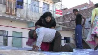 Las luchadoras bolivianas no le temen a la sangre