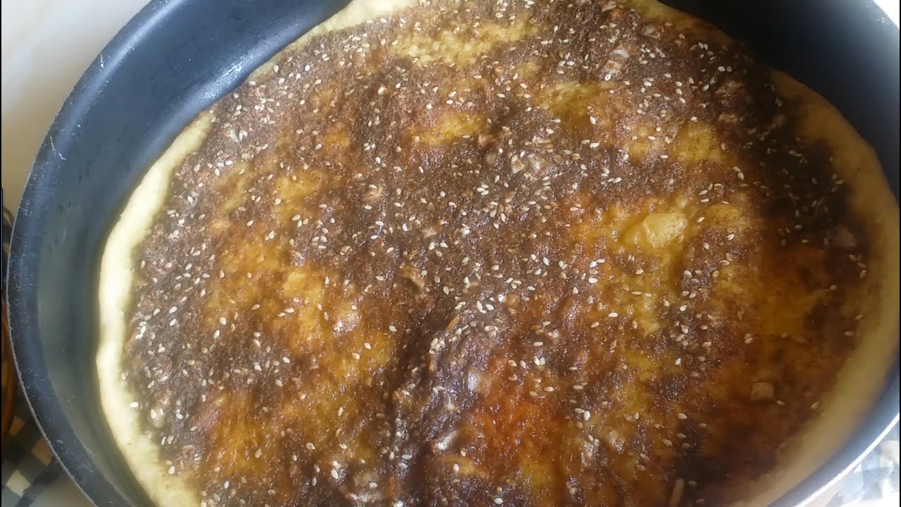 مناقيش بالزعتر شغل البيت أطيب Lebanese manakeesh - Zaatar